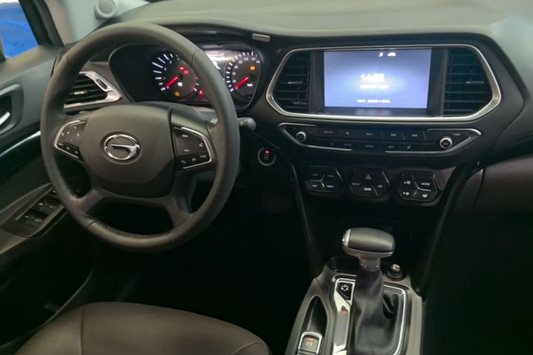 Used GAC Trumpchi GS4 2017 235T Automatic Two-Wheel Drive Luxury Smart Connectivity Version Center Console