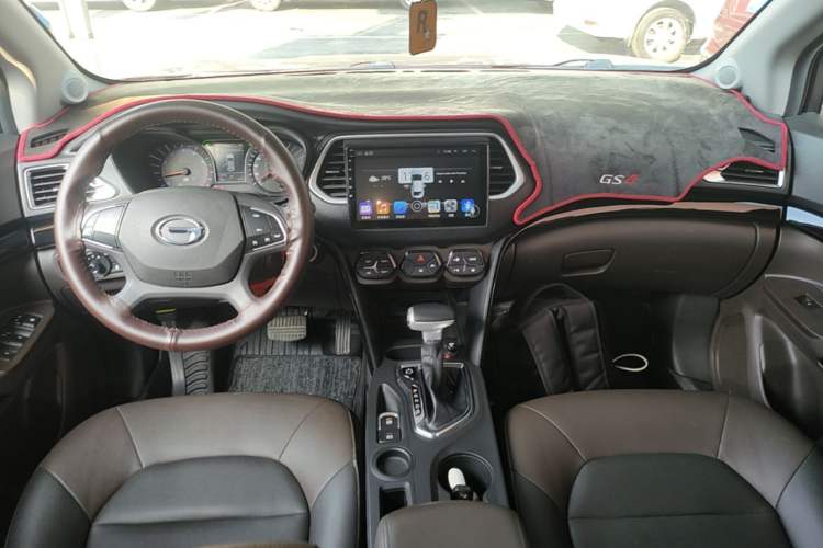 Used GAC Trumpchi GS4 2017 235T Automatic Two-Wheel Drive Elite Edition Center Console