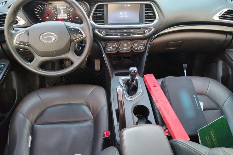 Used GAC Trumpchi GS4 2017 235T Manual Two-Wheel Drive Luxury Edition Center Console