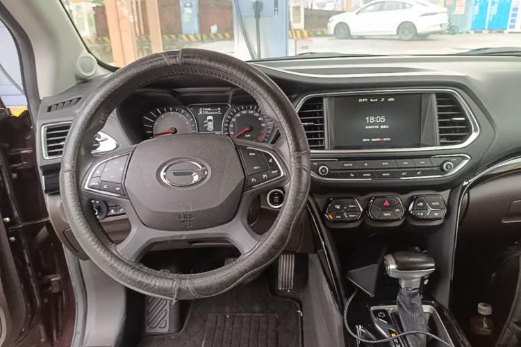 Used GAC Trumpchi GS4 2017 235T G-DCT Two-Wheel Drive Luxury Edition Center Console