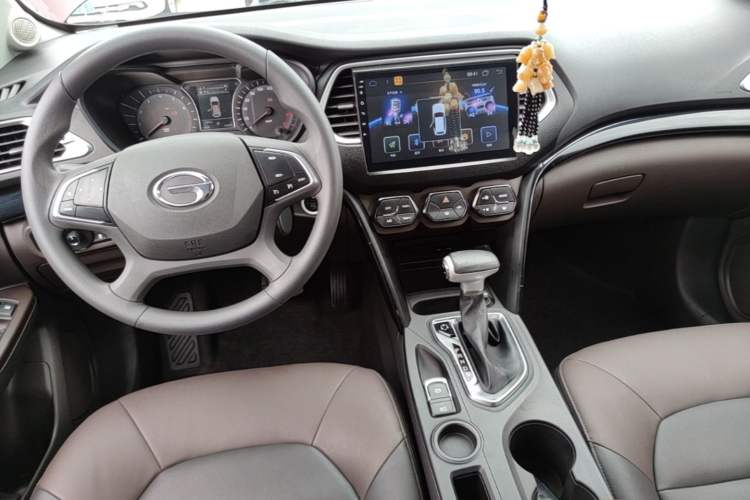 Used GAC Trumpchi GS4 2017 235T Automatic Two-Wheel Drive Elite Edition Center Console