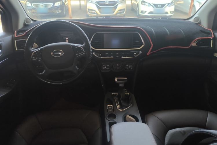 Used GAC Trumpchi GS4 2017 235T Automatic Two-Wheel Drive Luxury Smart Connectivity Version Center Console