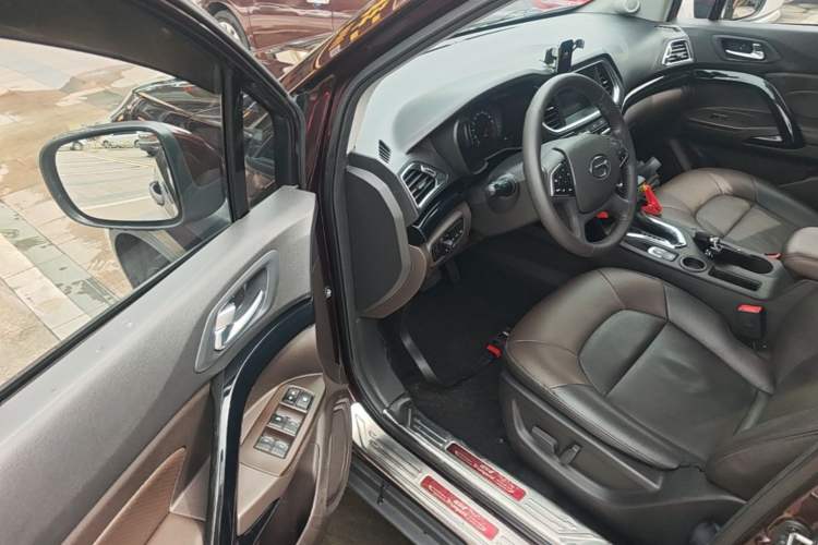 Used GAC Trumpchi GS4 2017 235T Automatic Two-Wheel Drive Luxury Smart Connectivity Version Driver Seat