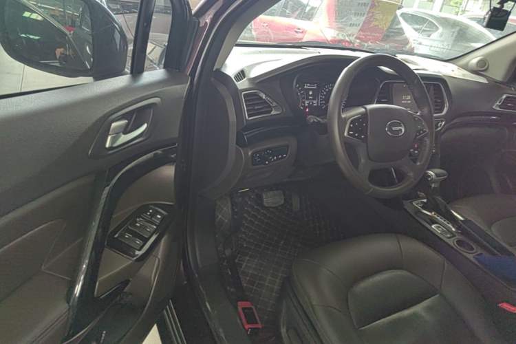 Used GAC Trumpchi GS4 2017 235T Automatic Two-Wheel Drive Luxury Smart Connectivity Version Driver Seat