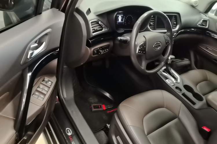 Used GAC Trumpchi GS4 2017 235T Automatic Two-Wheel Drive Luxury Smart Connectivity Version Driver Seat