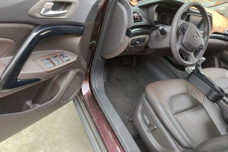 Used GAC Trumpchi GS4 2017 200T G-DCT Two-Wheel Drive Luxury Edition Driver Seat