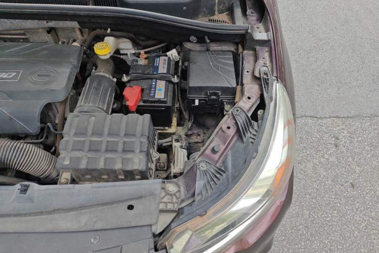 Used GAC Trumpchi GS4 2017 200T Manual Two-Wheel Drive Elite Edition Engine Bay Left