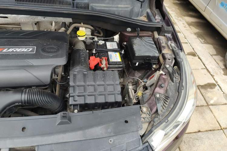 Used GAC Trumpchi GS4 2017 235T Automatic Two-Wheel Drive Luxury Smart Connectivity Version Engine Bay Left