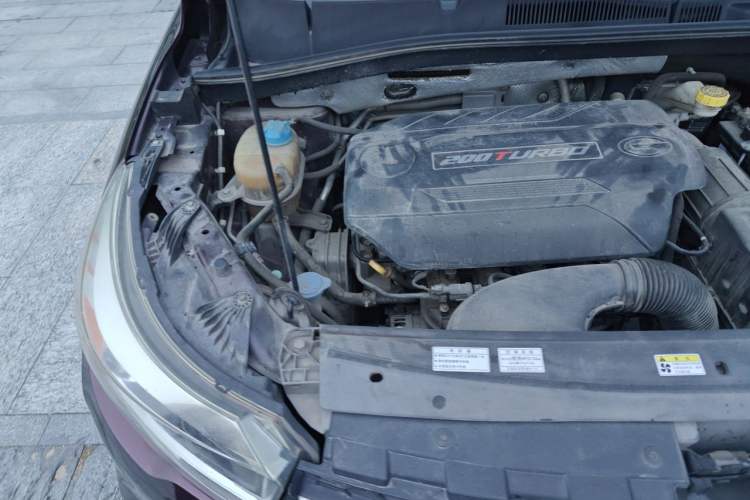 Used GAC Trumpchi GS4 2017 200T Manual Two-Wheel Drive Elite Edition Engine Bay Right