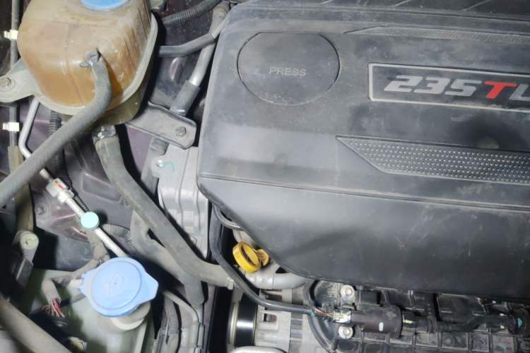 Used GAC Trumpchi GS4 2017 235T Automatic Two-Wheel Drive Luxury Smart Connectivity Version Engine Bay Right