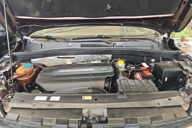Used GAC Trumpchi GS4 2017 235T Automatic Two-Wheel Drive Elite Edition Engine Bay