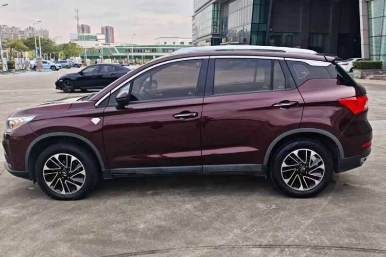 Used GAC Trumpchi GS4 2017 200T G-DCT Two-Wheel Drive Elite Edition Exterior 9