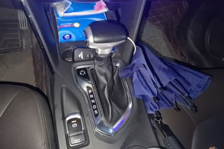 Used GAC Trumpchi GS4 2017 235T Automatic Two-Wheel Drive Elite Edition Gear Lever