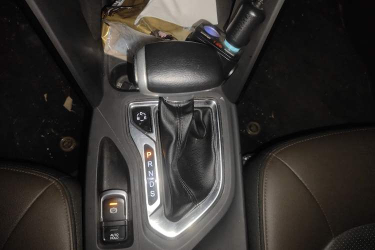 Used GAC Trumpchi GS4 2017 235T Automatic Two-Wheel Drive Luxury Smart Connectivity Version Gear Lever