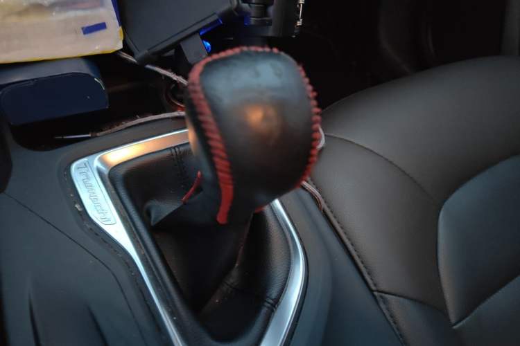Used GAC Trumpchi GS4 2017 200T Manual Two-Wheel Drive Elite Edition Gear Lever