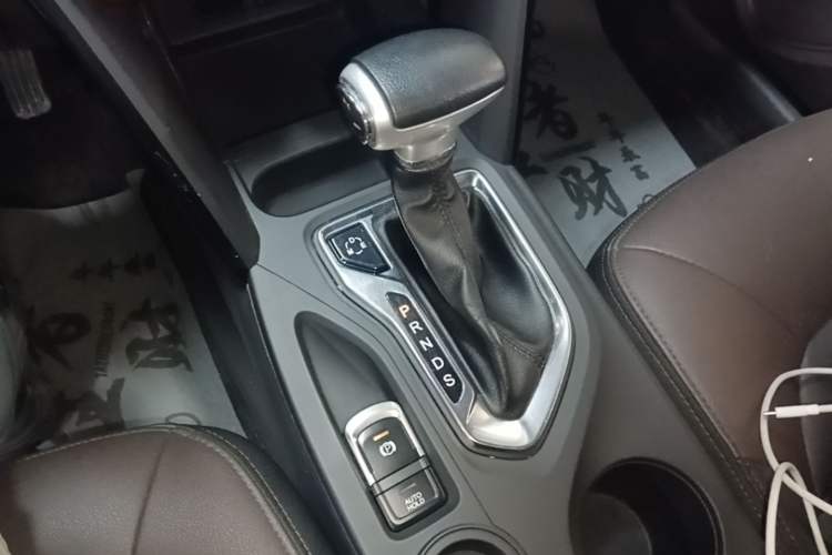 Used GAC Trumpchi GS4 2017 235T Automatic Two-Wheel Drive Elite Edition Gear Lever