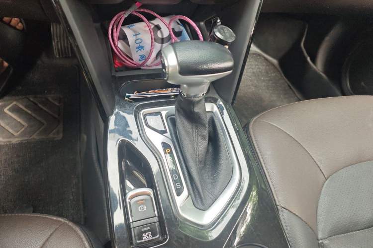 Used GAC Trumpchi GS4 2017 235T G-DCT Two-Wheel Drive Luxury Edition Gear Lever