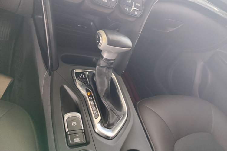 Used GAC Trumpchi GS4 2017 235T Automatic Two-Wheel Drive Luxury Smart Connectivity Version Gear Lever