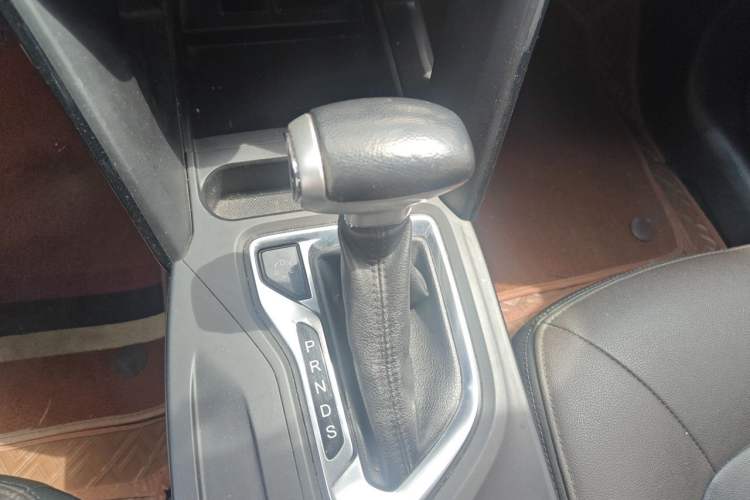 Used GAC Trumpchi GS4 2017 200T G-DCT Two-Wheel Drive Elite Edition Gear Lever