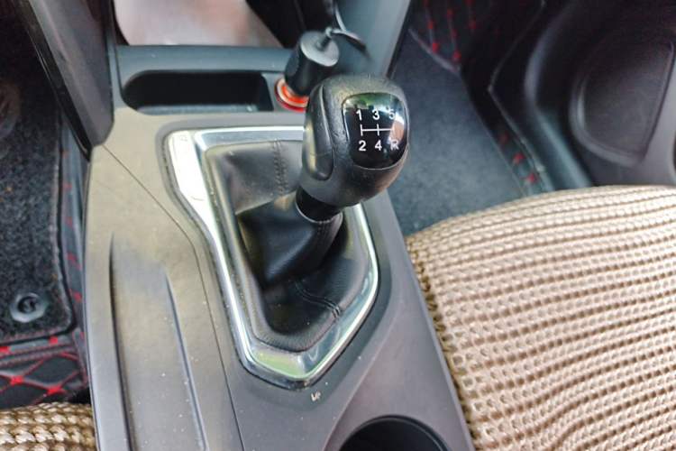 Used GAC Trumpchi GS4 2017 235T Manual Two-Wheel Drive Luxury Edition Gear Lever