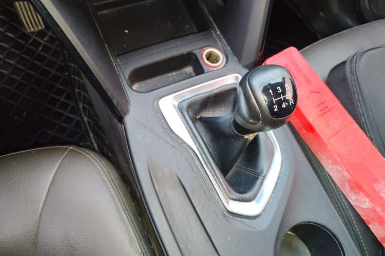 Used GAC Trumpchi GS4 2017 235T Manual Two-Wheel Drive Luxury Edition Gear Lever