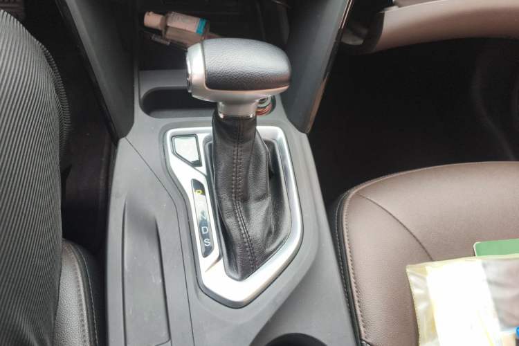 Used GAC Trumpchi GS4 2017 200T G-DCT Two-Wheel Drive Elite Edition Gear Lever