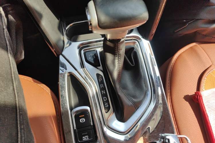 Used GAC Trumpchi GS4 2017 235T Automatic Two-Wheel Drive Prestige Edition Gear Lever