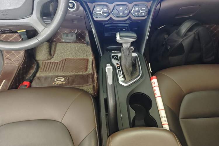 Used GAC Trumpchi GS4 2017 200T G-DCT Two-Wheel Drive Elite Edition Gear Lever