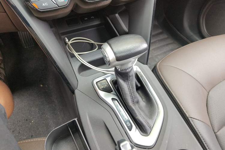 Used GAC Trumpchi GS4 2017 200T G-DCT Two-Wheel Drive Luxury Edition Gear Lever