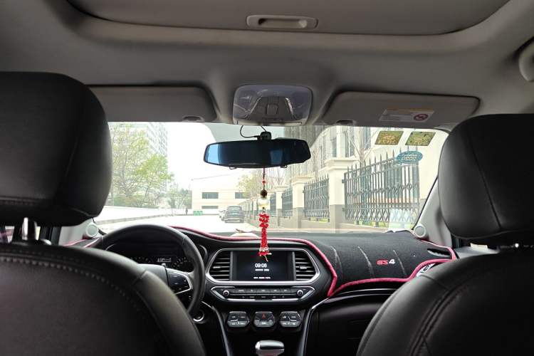 Used GAC Trumpchi GS4 2017 235T Automatic Two-Wheel Drive Luxury Smart Connectivity Version Headliner