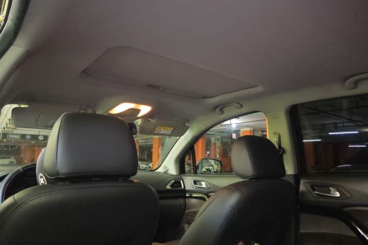 Used GAC Trumpchi GS4 2017 235T Automatic Two-Wheel Drive Luxury Smart Connectivity Version Headliner