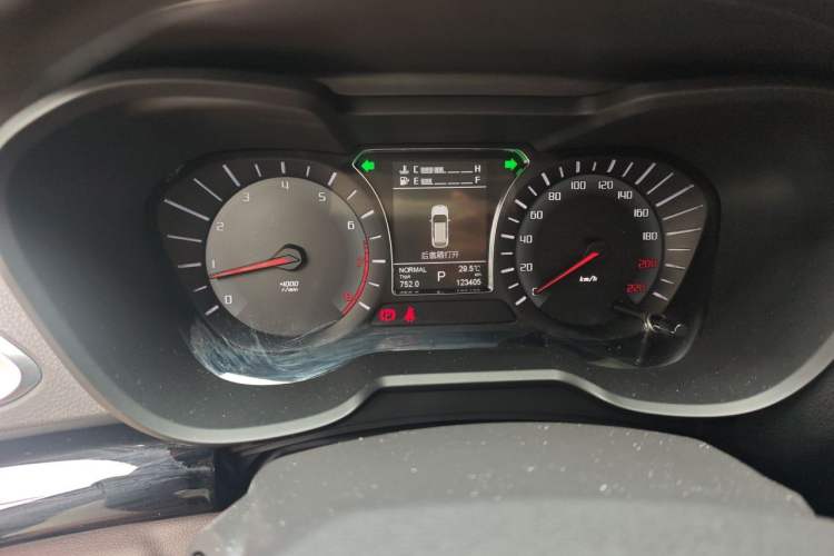 Used GAC Trumpchi GS4 2017 235T G-DCT Two-Wheel Drive Luxury Edition Instrument Cluster