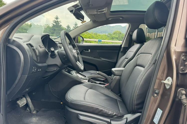 Used GAC Trumpchi GS4 2017 235T Automatic Two-Wheel Drive Elite Edition Interior 2