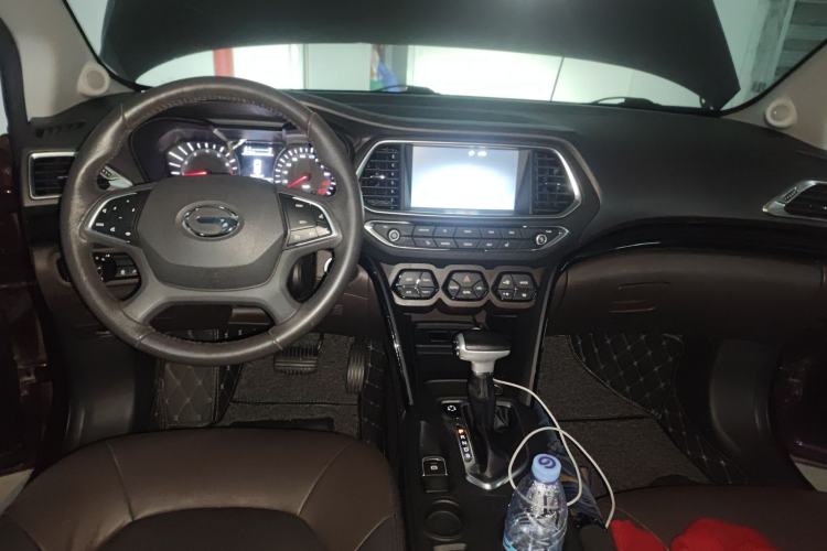 Used GAC Trumpchi GS4 2017 235T Automatic Two-Wheel Drive Luxury Smart Connectivity Version Interior 2