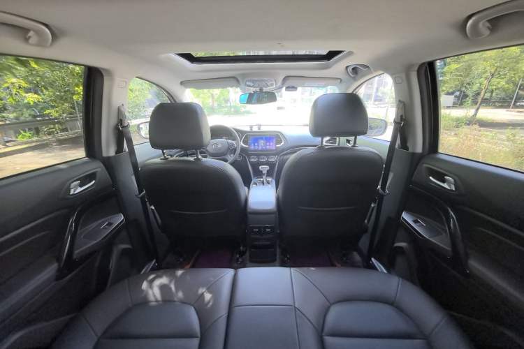Used GAC Trumpchi GS4 2017 235T Automatic Two-Wheel Drive Elite Edition Interior 3