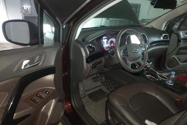 Used GAC Trumpchi GS4 2017 235T Automatic Two-Wheel Drive Luxury Smart Connectivity Version Interior 3