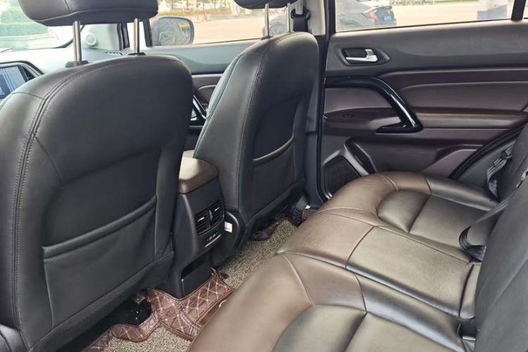 Used GAC Trumpchi GS4 2017 200T G-DCT Two-Wheel Drive Elite Edition Interior 3