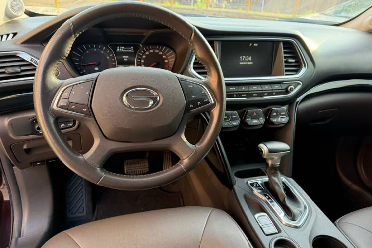 Used GAC Trumpchi GS4 2017 235T Automatic Two-Wheel Drive Luxury Smart Connectivity Version Interior 4
