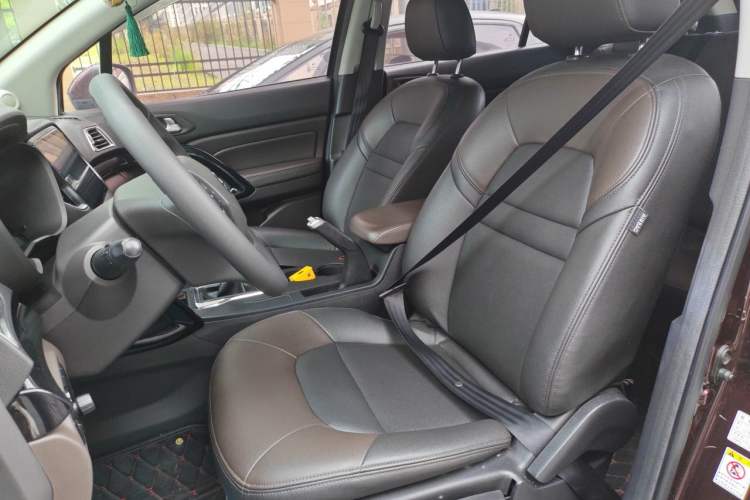 Used GAC Trumpchi GS4 2017 200T Manual Two-Wheel Drive Elite Edition Left Front Seat