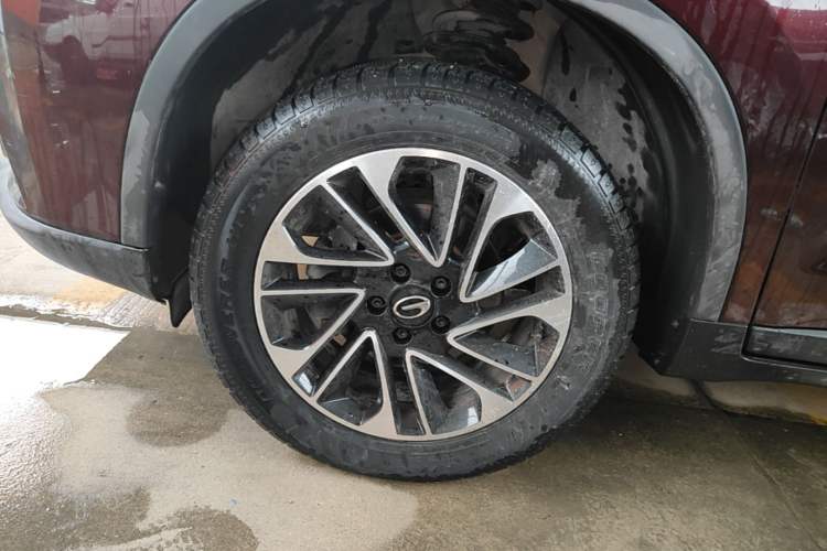 Used GAC Trumpchi GS4 2017 235T Automatic Two-Wheel Drive Elite Edition Left Front Wheel Hub