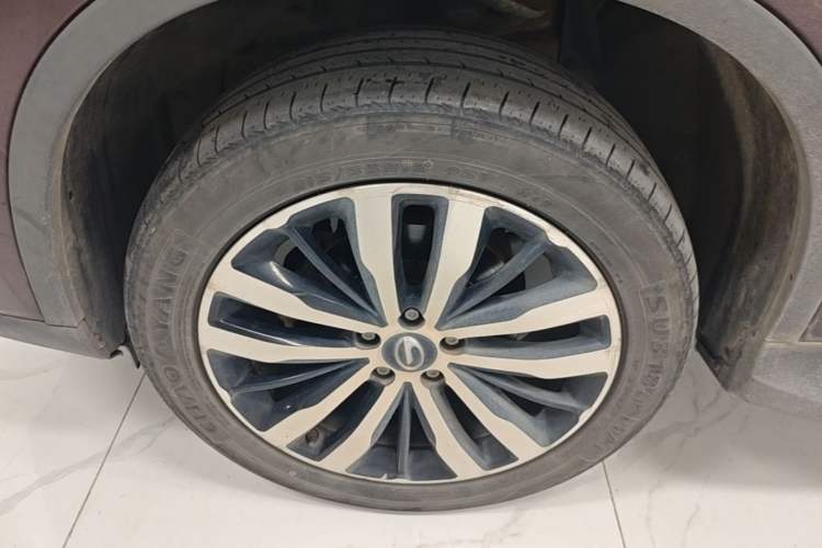 Used GAC Trumpchi GS4 2017 235T Automatic Two-Wheel Drive Luxury Smart Connectivity Version Left Front Wheel Hub