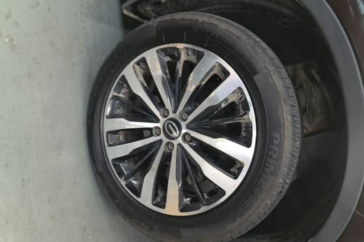 Used GAC Trumpchi GS4 2017 235T Automatic Two-Wheel Drive Luxury Smart Connectivity Version Left Front Wheel Hub