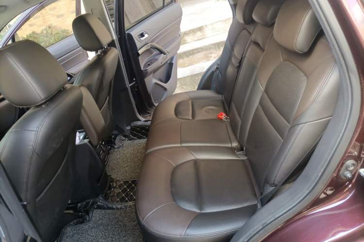 Used GAC Trumpchi GS4 2017 235T Manual Two-Wheel Drive Luxury Edition Left Rear Seat