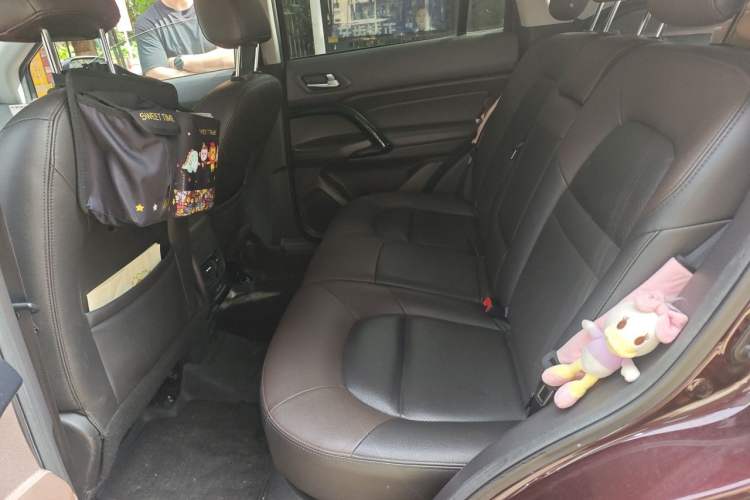 Used GAC Trumpchi GS4 2017 235T G-DCT Two-Wheel Drive Luxury Edition Left Rear Seat