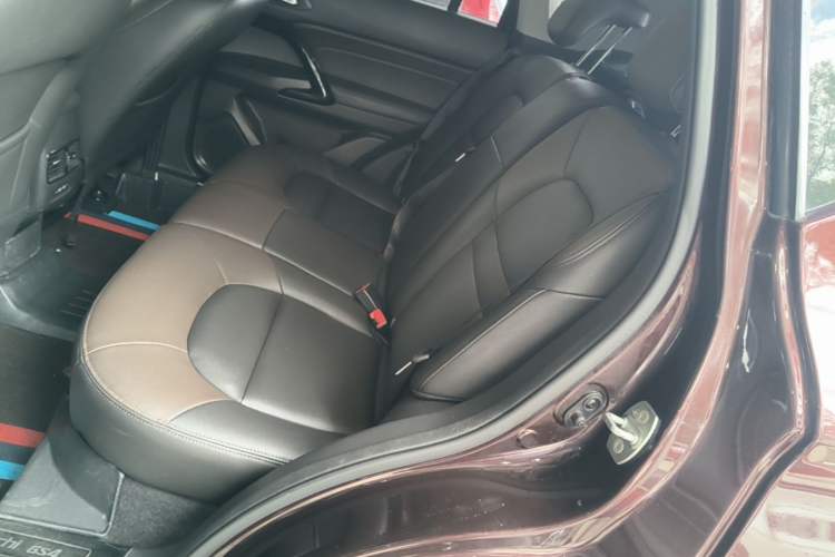 Used GAC Trumpchi GS4 2017 200T G-DCT Two-Wheel Drive Elite Edition Left Rear Seat