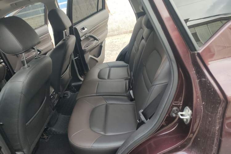 Used GAC Trumpchi GS4 2017 235T G-DCT Two-Wheel Drive Luxury Edition Left Rear Seat