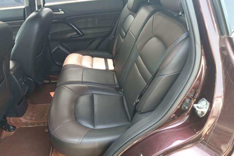 Used GAC Trumpchi GS4 2017 200T G-DCT Two-Wheel Drive Elite Edition Left Rear Seat