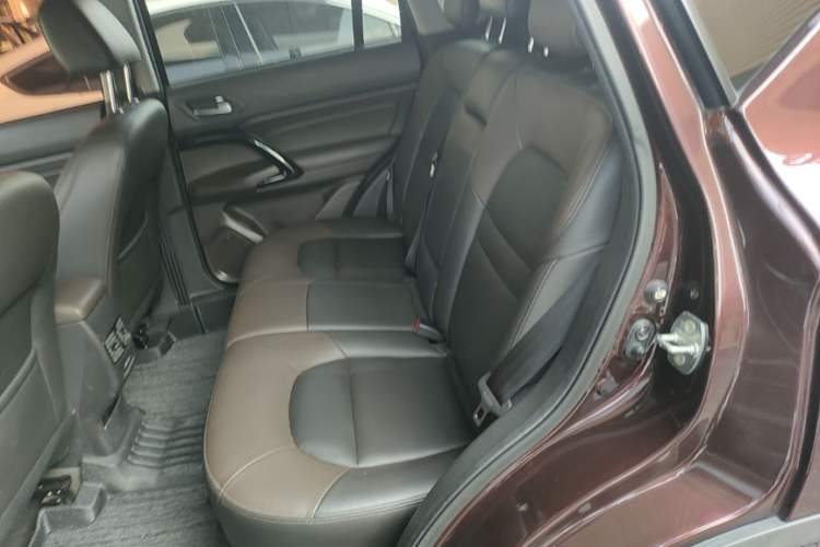 Used GAC Trumpchi GS4 2017 235T Automatic Two-Wheel Drive Elite Edition Left Rear Seat