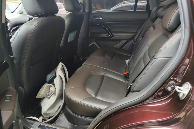 Used GAC Trumpchi GS4 2017 235T Automatic Two-Wheel Drive Luxury Smart Connectivity Version Left Rear Seat