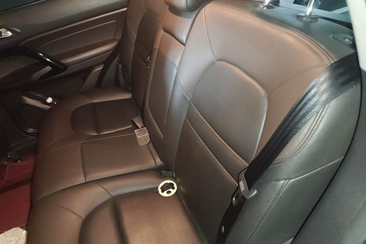 Used GAC Trumpchi GS4 2017 235T Automatic Two-Wheel Drive Luxury Smart Connectivity Version Left Rear Seat